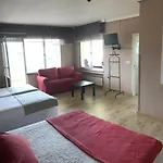 Hotel Sebrenu *